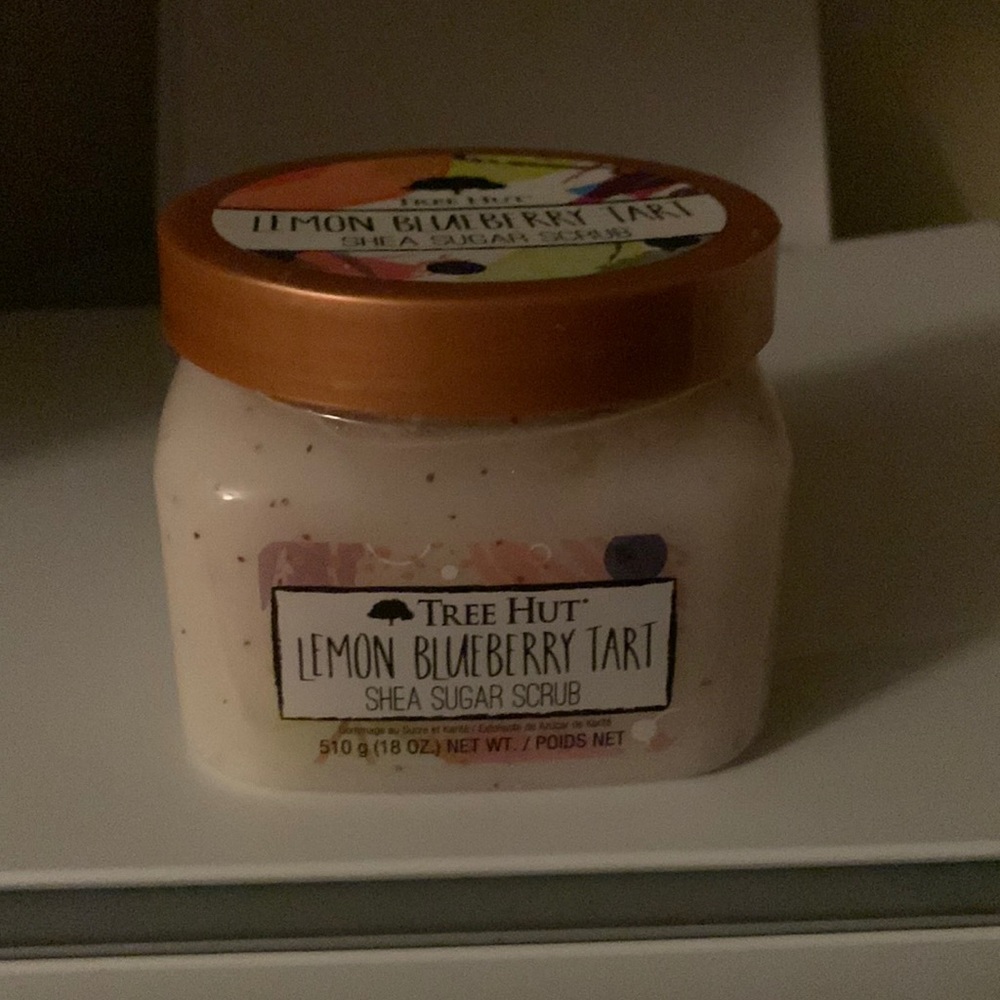 Never been used Lemon Blueberry Tart Tree Hut Scrub
